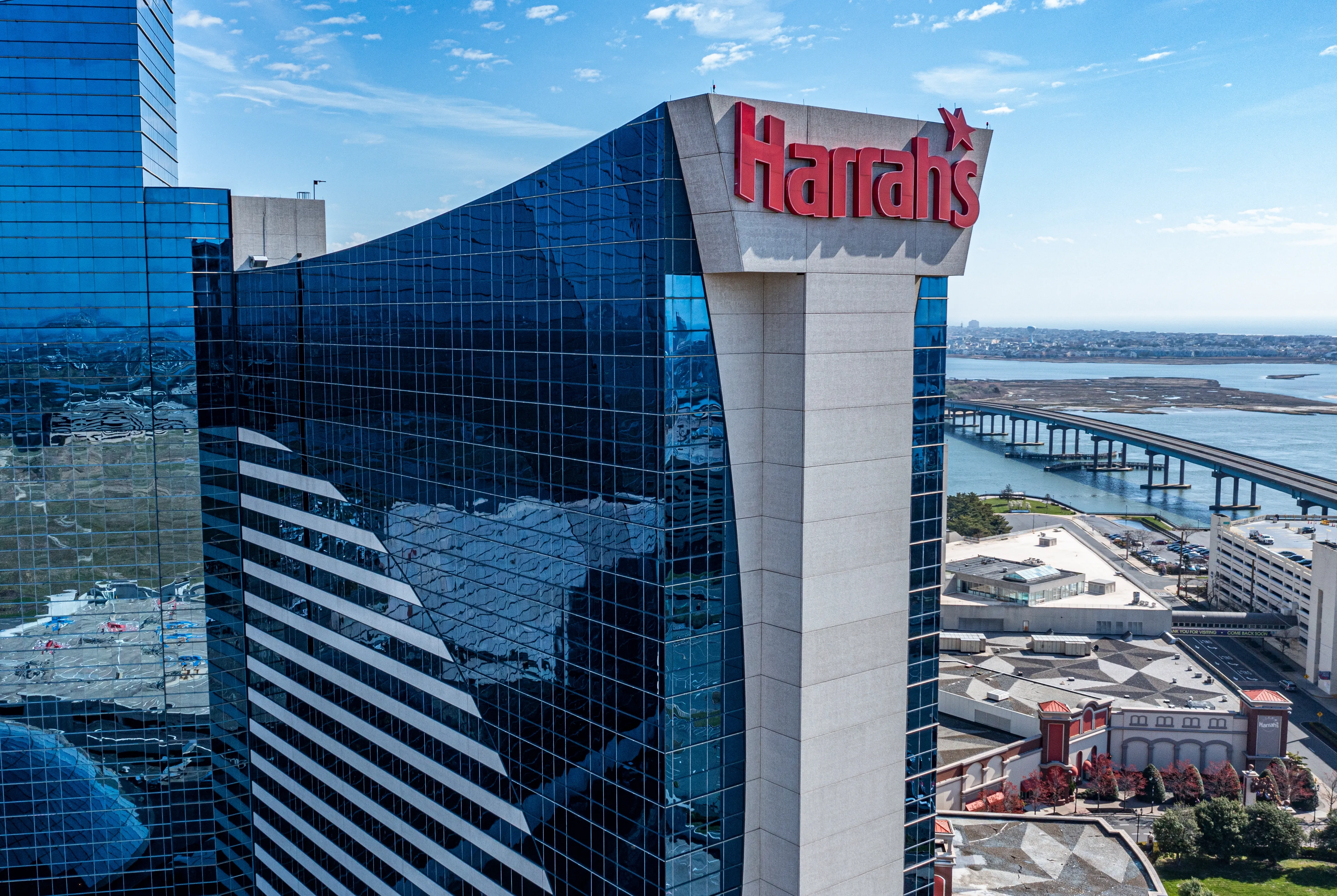 Coastal travel planning for a hotel stay
